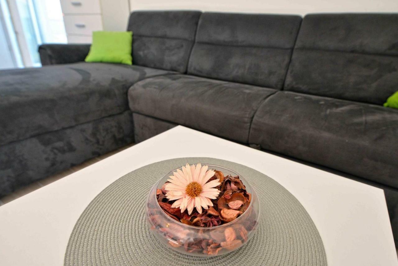 Apartment Kristina 穆泰尔岛 外观 照片