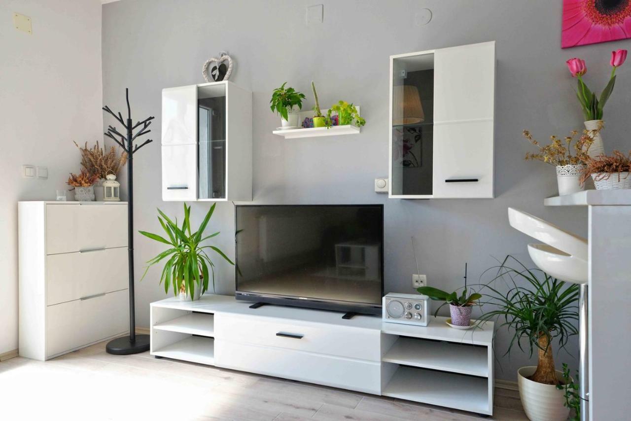Apartment Kristina 穆泰尔岛 外观 照片