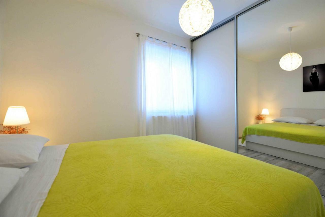 Apartment Kristina 穆泰尔岛 外观 照片